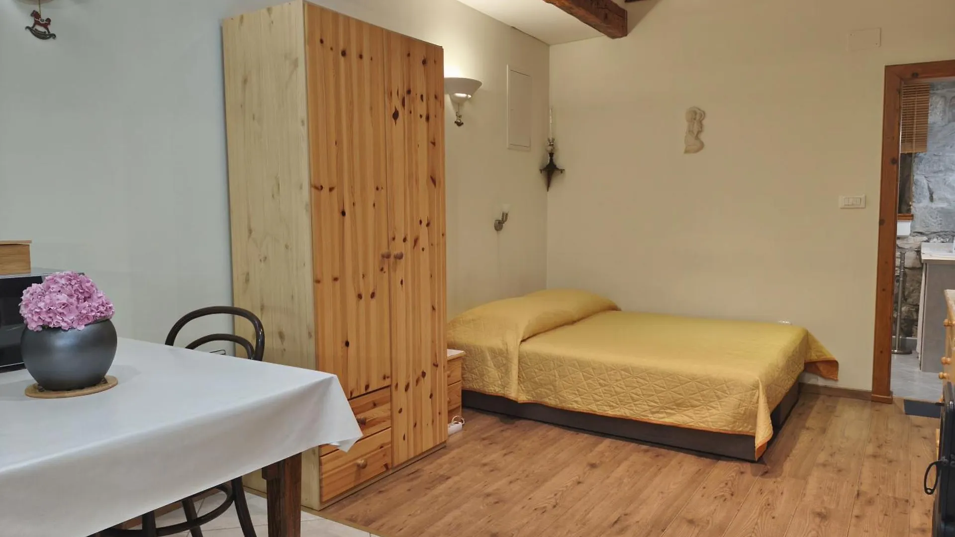 Guesthouse Trogir Proto بيت ضيافة