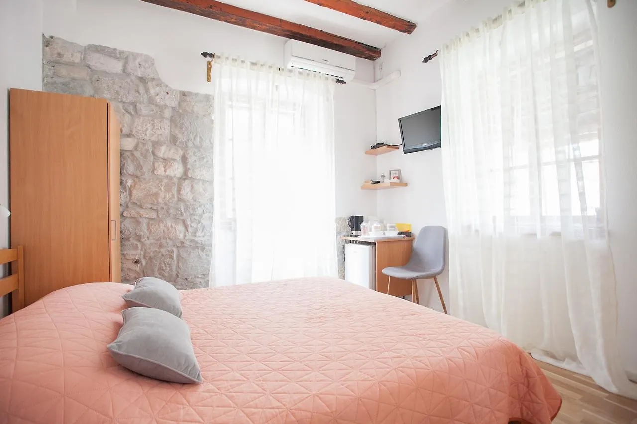 Guesthouse Trogir Proto-Free Parking Gasthof